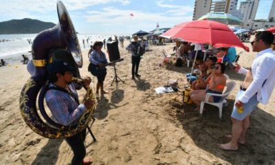 Hoteleros pretenden prohibir música de banda en playas de Mazatlán