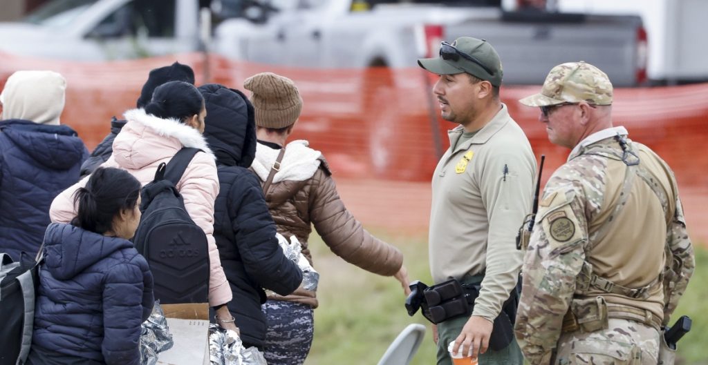 Detienen en EU a más de 200 migrantes acusados de delitos relacionados con la posesión y tráfico de drogas