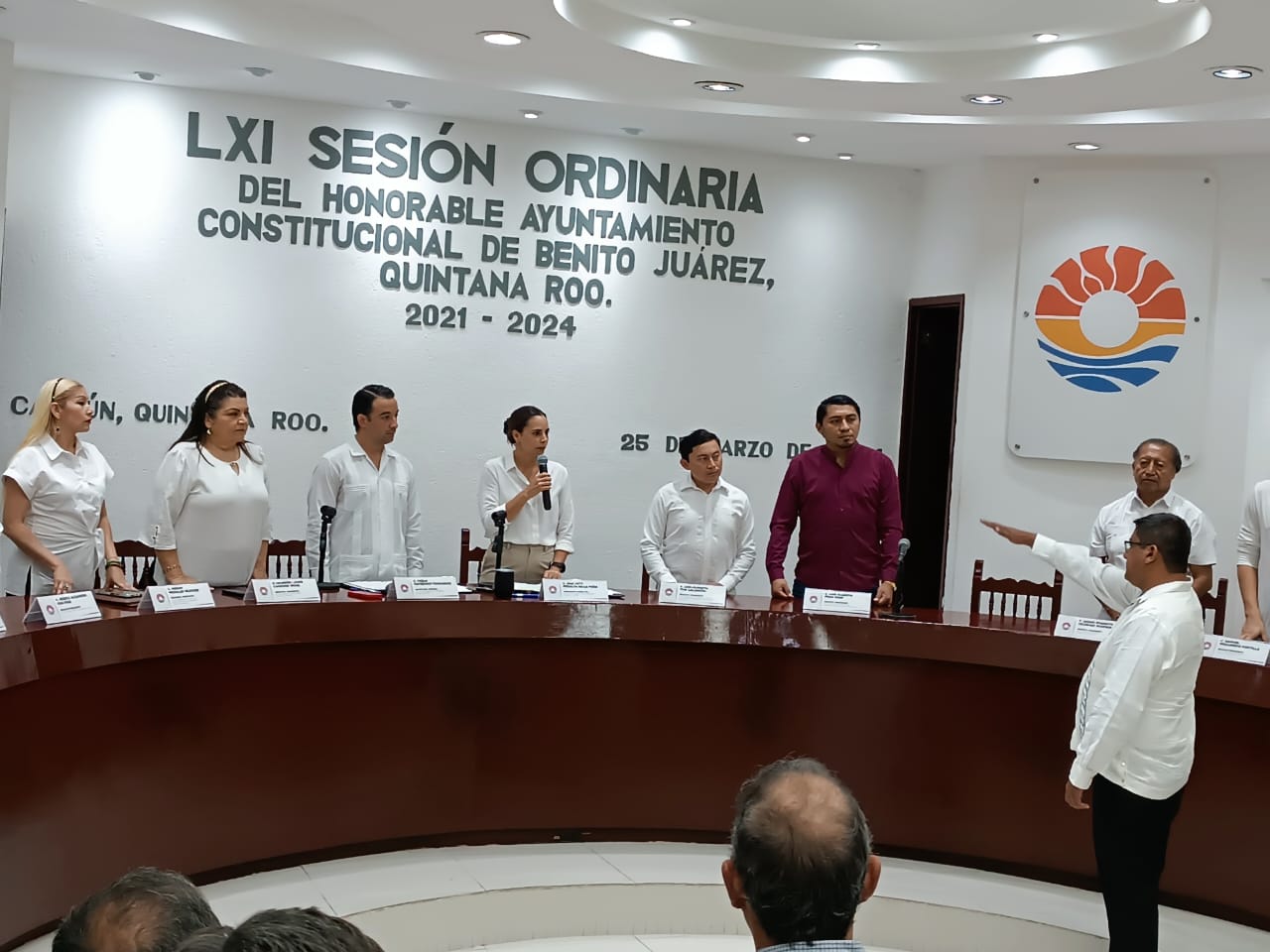 Toman protesta regidores suplentes en cabildo de Benito Juárez