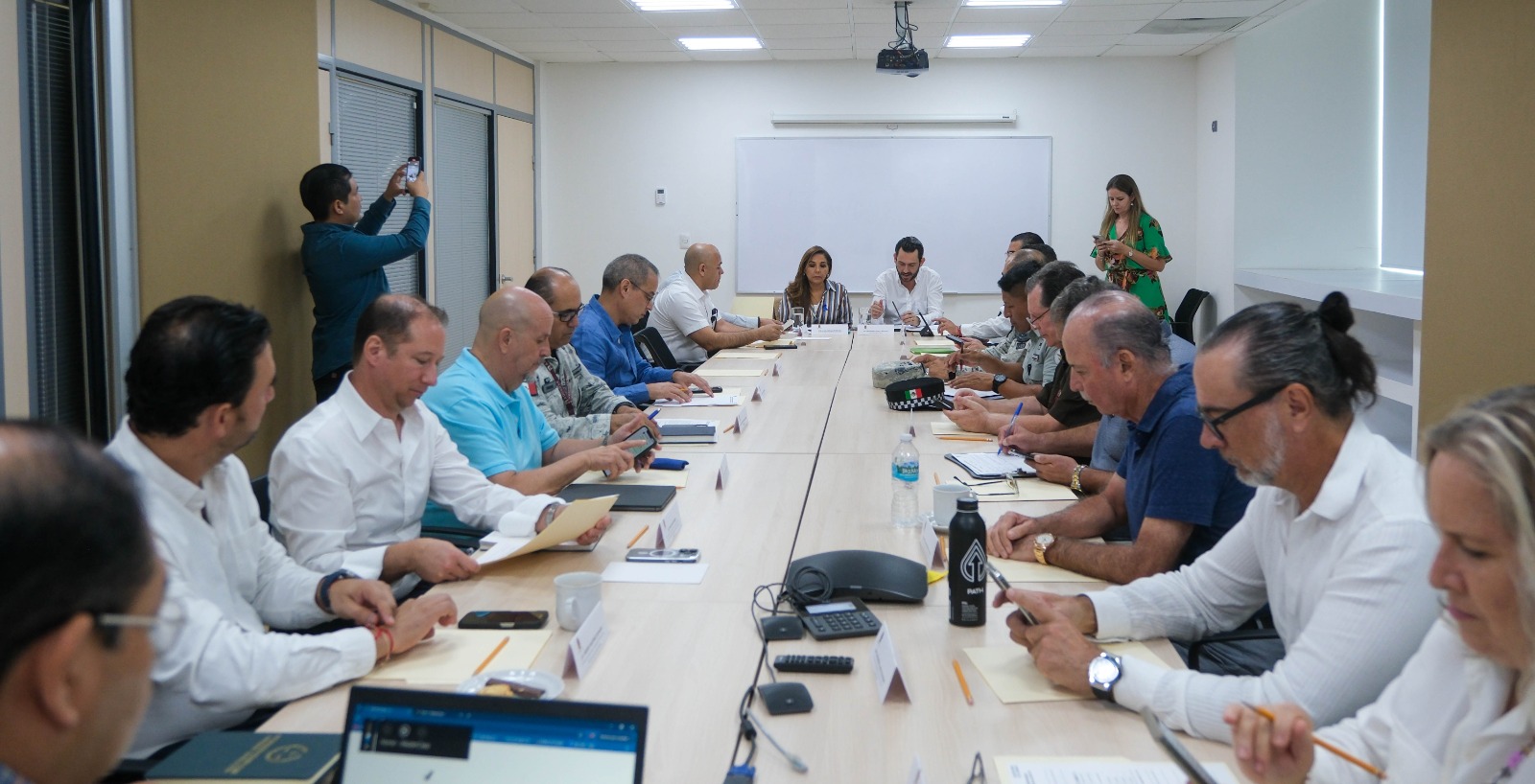 Buscan mejorar la seguridad y el control migratorio en aeropuerto