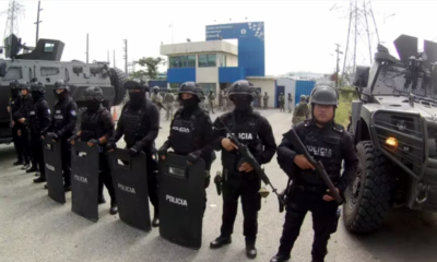 El allanamiento a la sede mexicana en Ecuador se realizó el viernes. (Foto AP/César Muñoz)