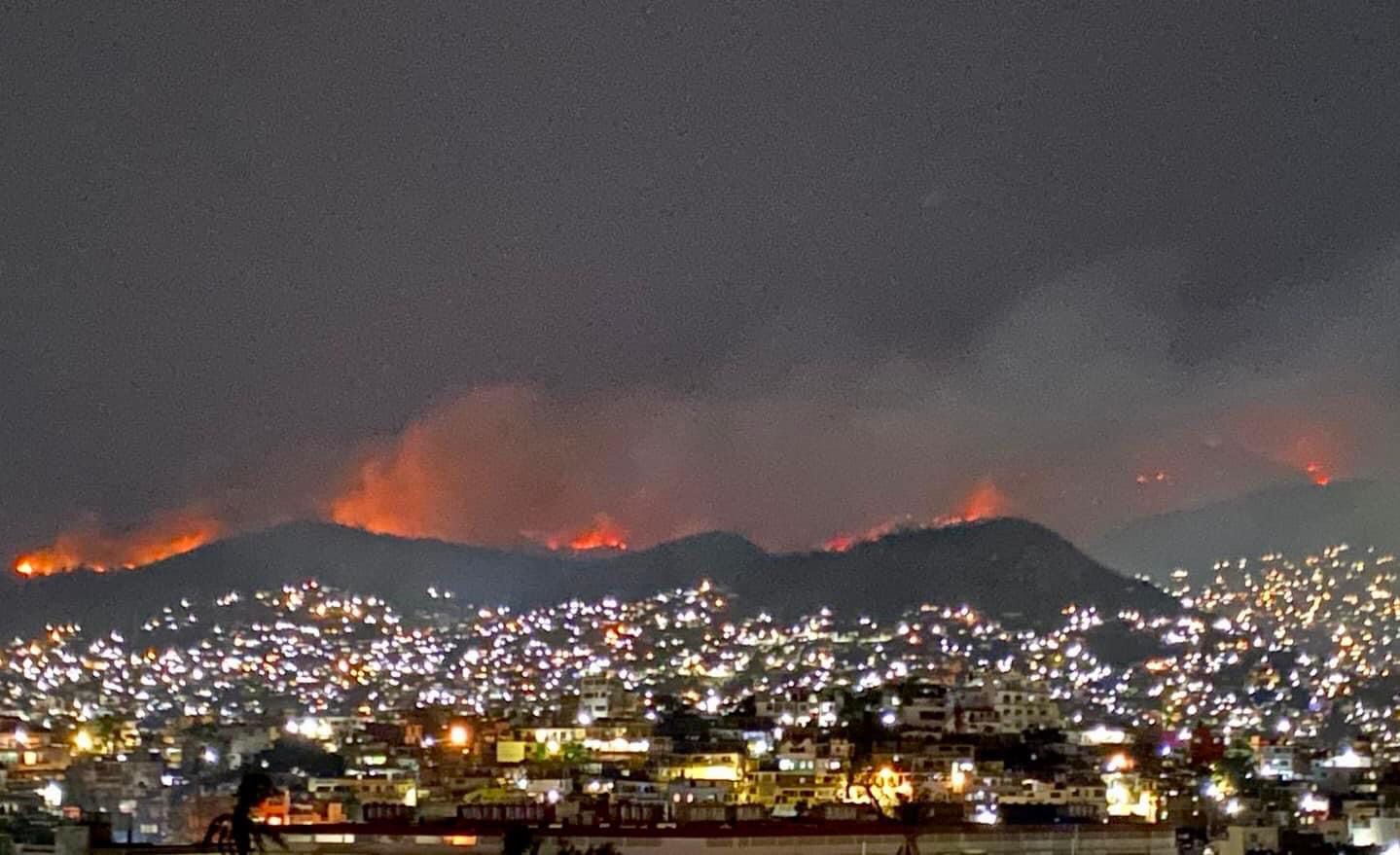 Por incendios forestales, suspenden clases en Acapulco y Chilpancingo