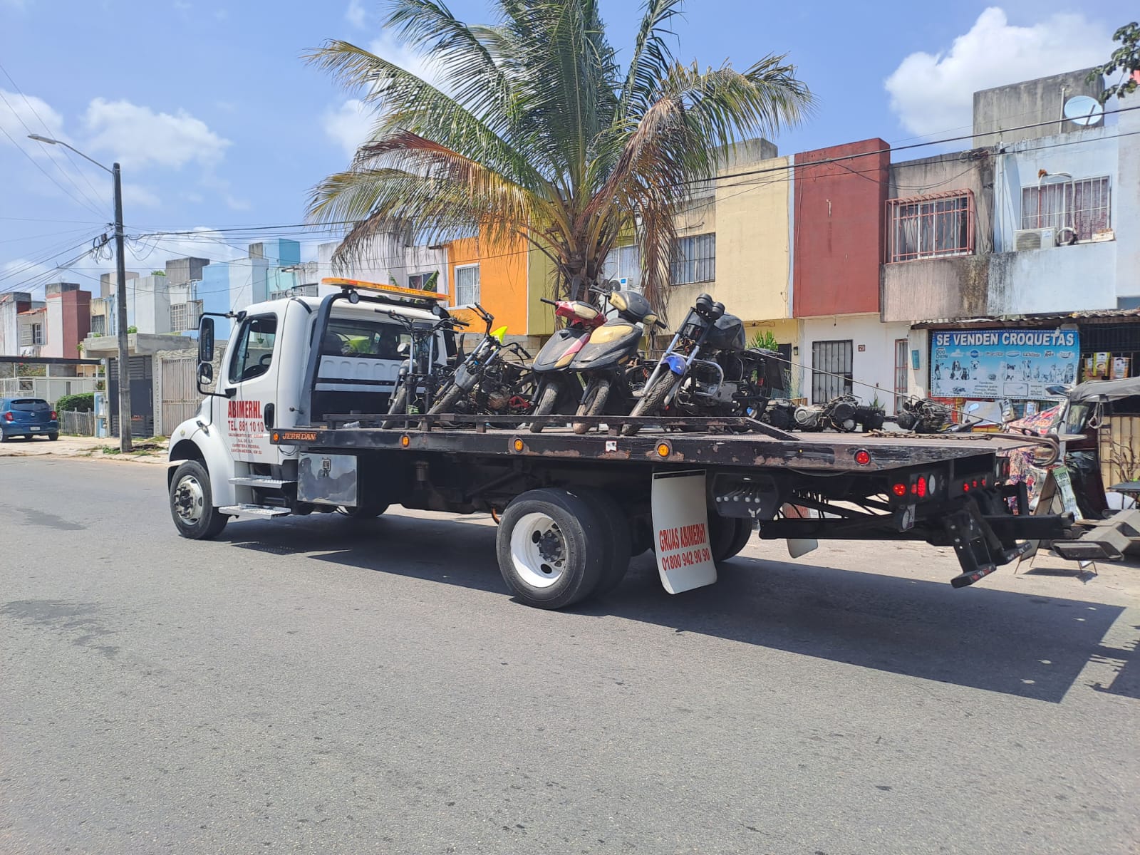 Recupera FGE seis motocicletas en un cateo en Benito Juárez