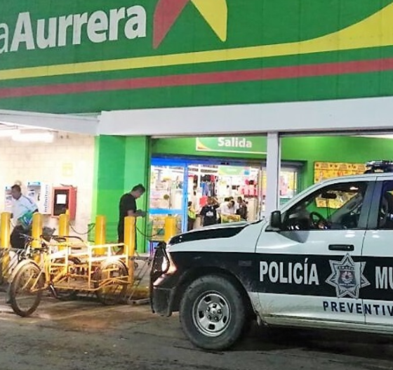 Con arma blanca atracan sucursal de Bodega Aurrera en Cancún