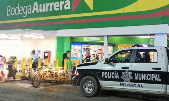 Con arma blanca atracan sucursal de Bodega Aurrera en Cancún