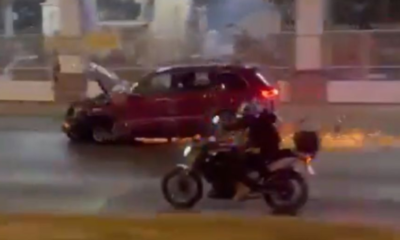 Con auto en llamas, desata balacera y se enfrenta a policías en Puerto Vallarta
