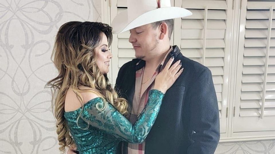Asesinan a cantante norteño y a su esposa en Chihuahua