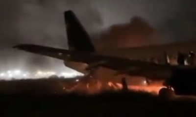 Avión se estrella y se incendia mientras despegaba, hay 11 personas heridas