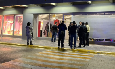 Atacan a dos hombre en Plaza Cancún Mall; uno resultó lesionado