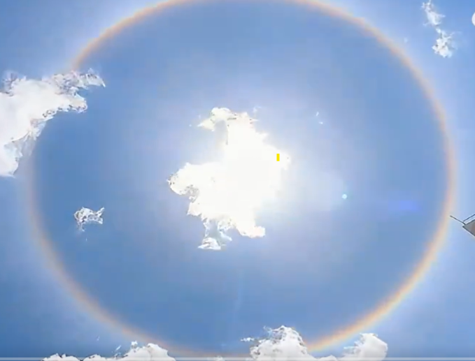 Enorme e impresionante halo solar aparece en el cielo del Tíbet
