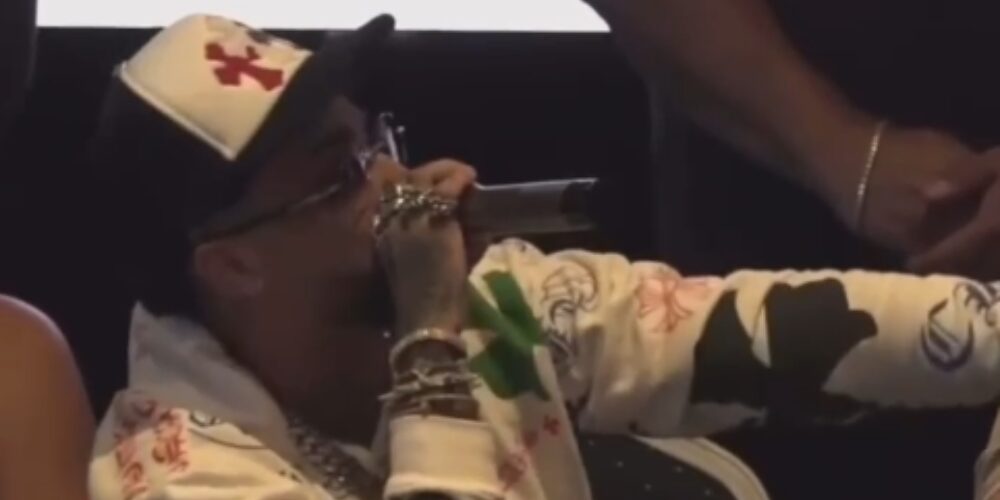 Bryant Myers, Ovi, rueda de prensa, Saldando Cuentas, boxeo, Puerto Rico, micrófono, altercado, Universal Promotion Boxing, Coliseo Rubén Rodríguez, Bayamón, evento, seguridad, redes sociales, incidente, salud, autoridades, conferencia, producción, forcejeo, lanzamiento, ajuste de cuentas, promoción, música urbana