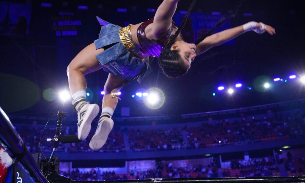 Alana Flores, Gala Montes, Supernova Strikers, pelea, boxeo, Ciudad de México, invicto, cinturón, Sebastián Cáceres, audiencia, rivalidad, decisión unánime, CMB, streamers, celebridades