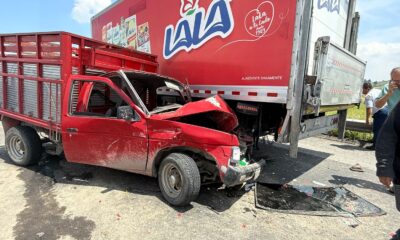 Un aparatoso accidente ocurrió este viernes en el Libramiento Bicentenario, a la altura de los límites entre Toluca y Temoaya, cuando un tráiler perdió el control y embistió a al menos 12 vehículos particulares.