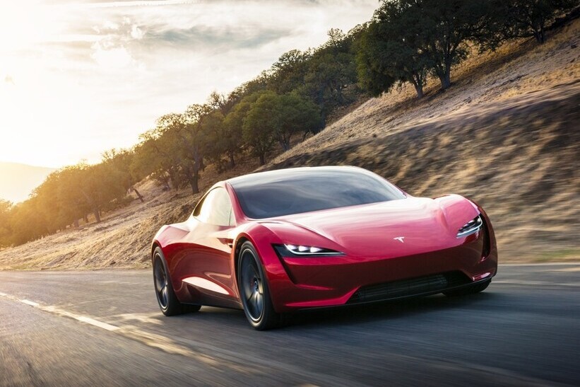 hacker que reveló fallos en el Autopilot de Tesla