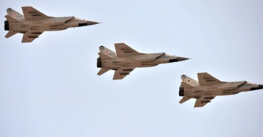 Tres cazas rusos invaden espacio aéreo de Estonia