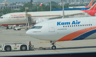 Niño de 13 años sobrevive escondido en tren de aterrizaje.