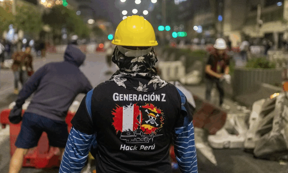 Protestas en Perú: jóvenes se enfrentan al gobierno de Dina Boluarte por ley de pensiones