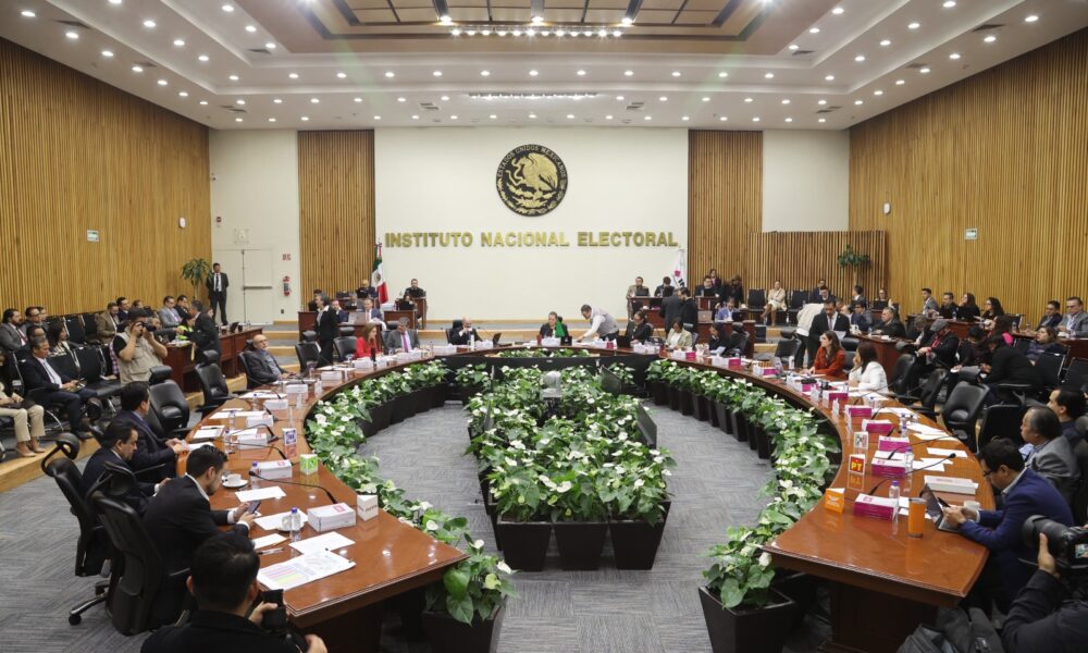 Consejeros del INE defienden su independencia en medio de investigación interna