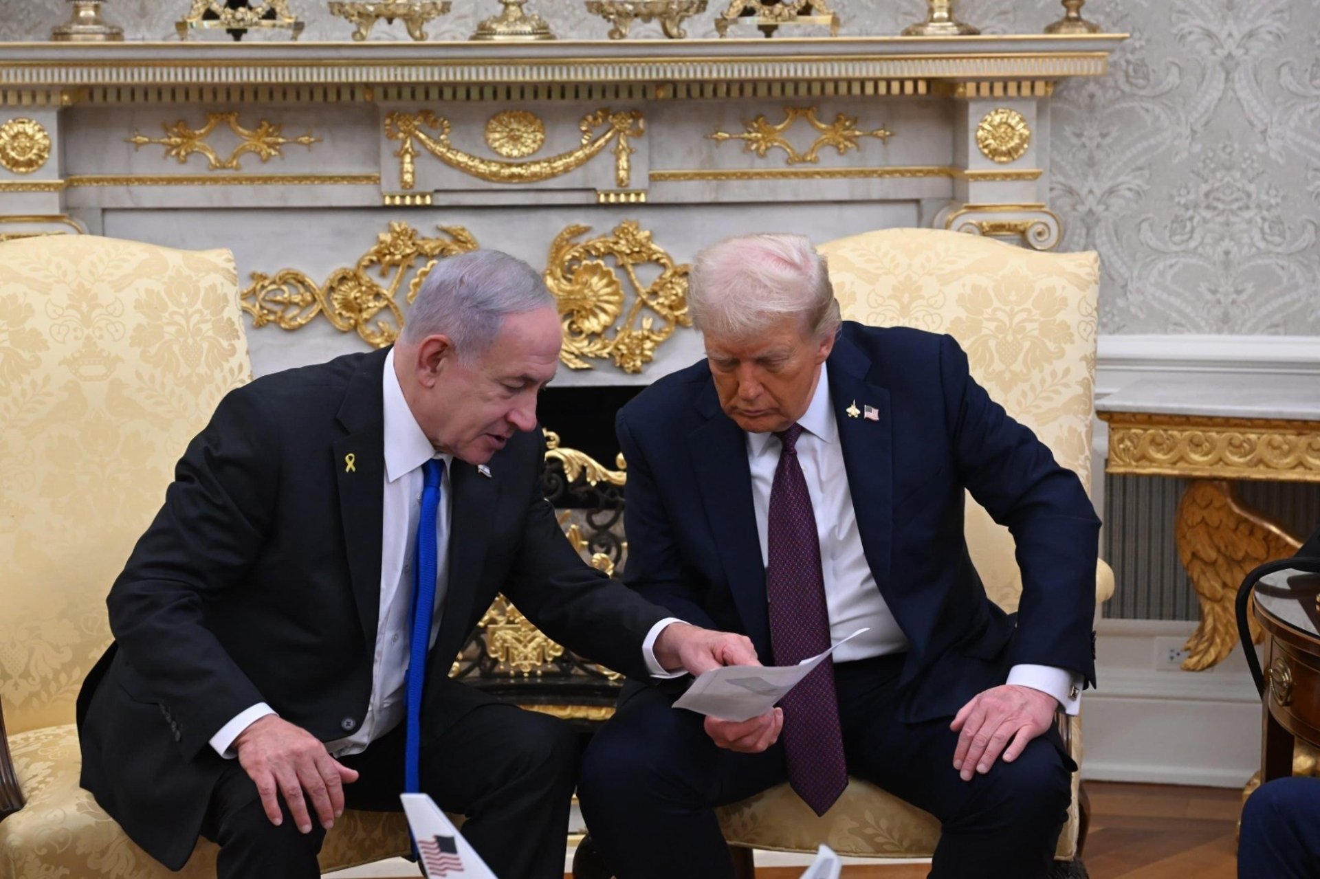 Trump y Netanyahu presentaron un plan de paz para Gaza que incluye alto al fuego y liberación de rehenes, pero sin consultar a Hamas ni a la Autoridad Palestina.