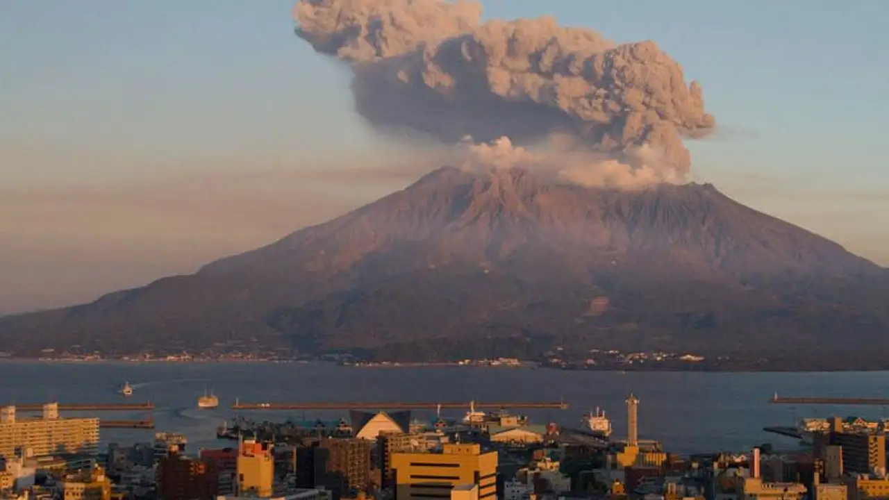 Erupción del volcán Sakurajima en Japón