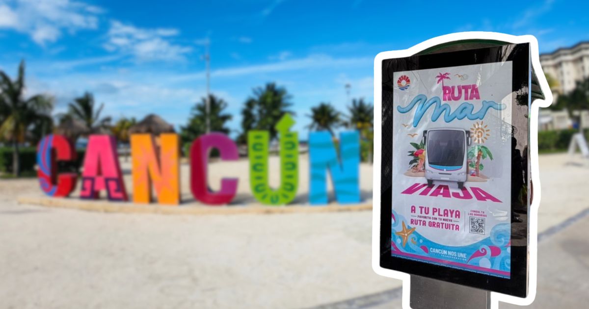 Letrero oficial de Ruta Mar en Cancún que informa sobre el servicio de transporte gratuito hacia playas públicas de la zona hotelera.