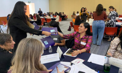 Personal de los Centros de Justicia para las Mujeres de Quintana Roo durante acto de certificación federal