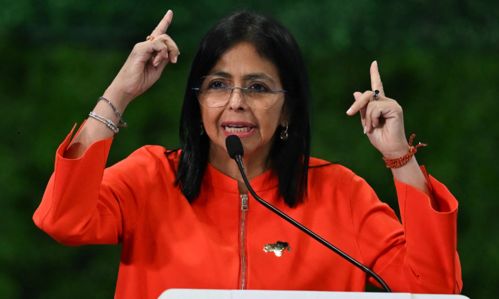 Delcy Rodríguez durante un acto oficial en Caracas tras asumir como presidenta encargada de Venezuela
