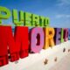 Letras monumentales de Puerto Morelos donde se instalaron módulos de internet público gratuito de alta velocidad