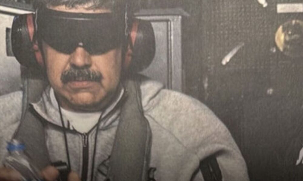 Nicolás Maduro esposado tras operativo militar de Estados Unidos en Venezuela