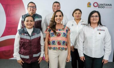 Mara Lezama acompañada de integrantes de su gabinete durante un acto oficial sobre educación media superior en Quintana Roo.