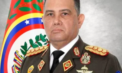 Ministro de Defensa Gustavo González López