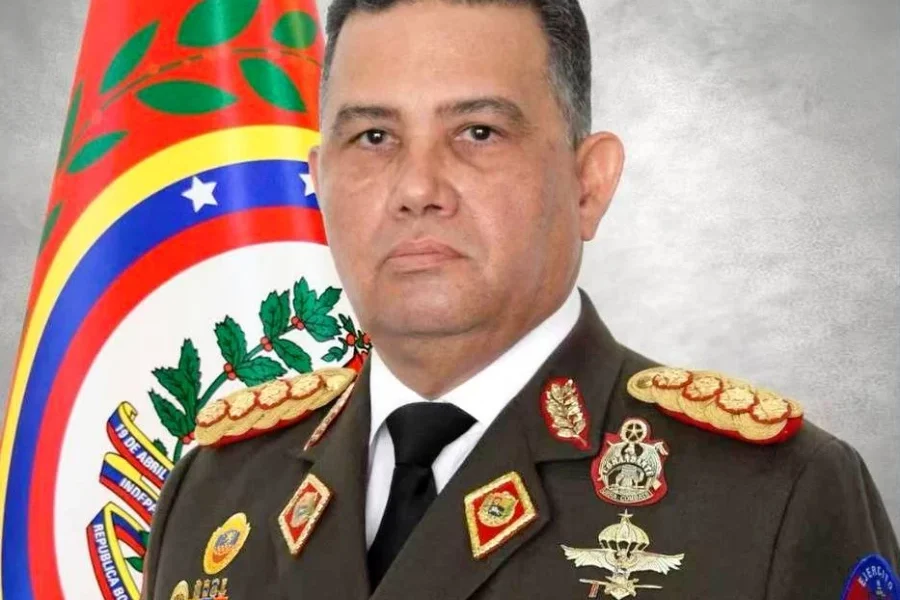 Ministro de Defensa Gustavo González López