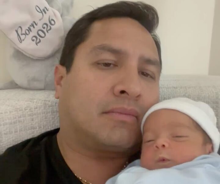 Julión Álvarez anuncia nacimiento de su tercer hijo
