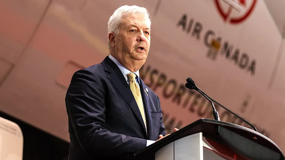 renuncia CEO Air Canada