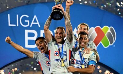 Cruz Azul remonta y vence a Pumas
