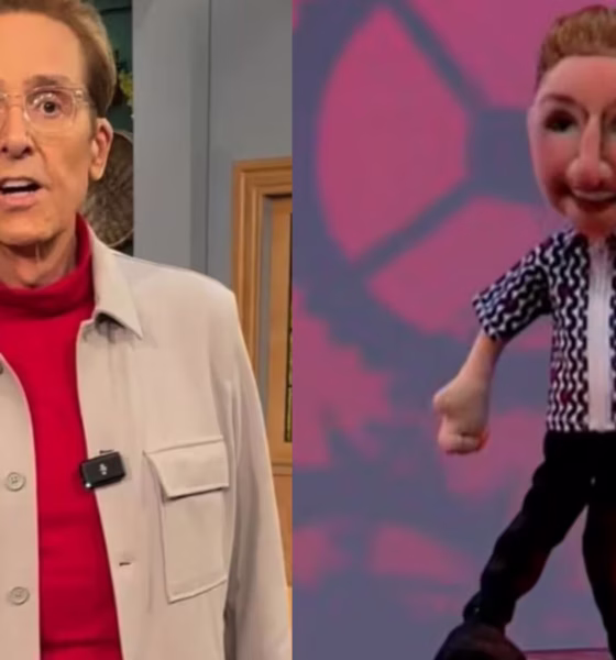 Alex muestra muñeco con voz de Daniel Bisogno