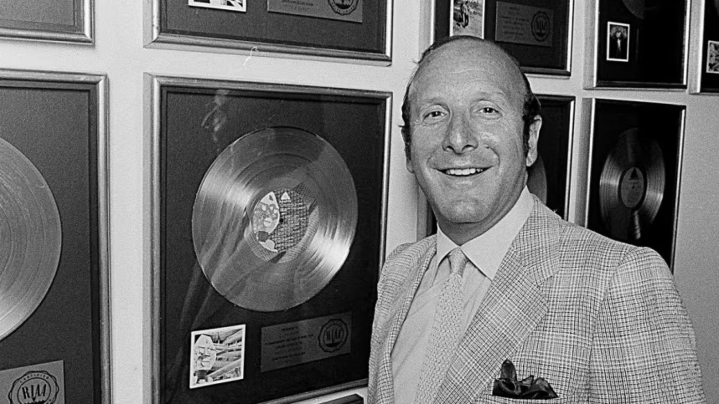 Clive Davis muere con 94 años