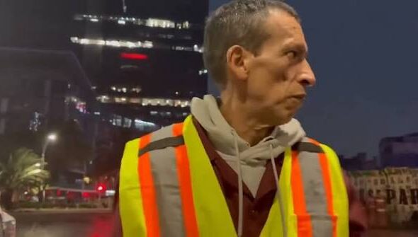 Trabajador denuncia bajos salarios en limpieza del Ángel
